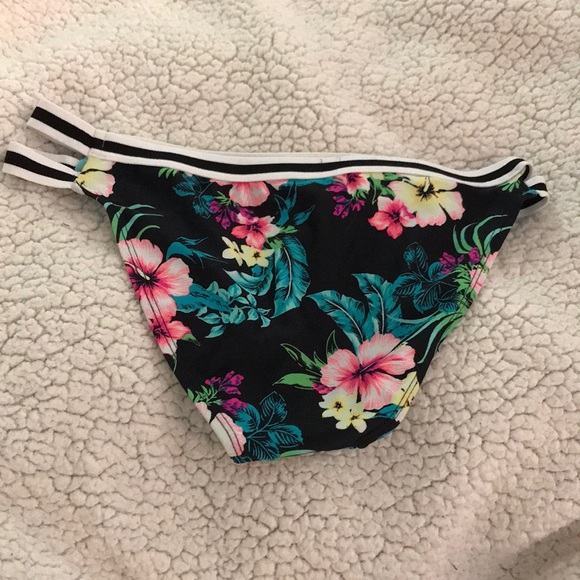 bikini bottom - Picture 2 of 2